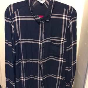 Old Navy plaid long sleeve button down shirt